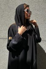 ⁦عبايه كتف منسوجه من امام بقماش جاكار⁩ - الصورة ⁦7⁩