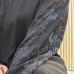 ⁦عبايه كتف مطرزه بالاسود مخفي من اكتاف⁩ - الصورة ⁦5⁩