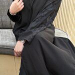 ⁦عبايه كتف مطرزه بالاسود مخفي من اكتاف⁩ - الصورة ⁦6⁩