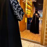 ⁦عبايه بليزر اماراتي مميز و اكمام مطرزه بالابيض⁩ - الصورة ⁦8⁩