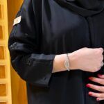 ⁦عبايه بتطريز شك سندس على اكمام و فخمة بلون اسود⁩ - الصورة ⁦3⁩