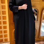 ⁦عبايه بتطريز شك سندس على اكمام و فخمة بلون اسود⁩ - الصورة ⁦5⁩