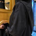 عبايه بتطريز شك سندس على اكمام و فخمة بلون اسود