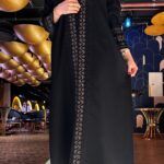 عباية مطرزه بنحاسي بتطريز ارى من امام وخلف مميزه