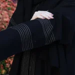 ⁦عباية اماراتي بخيوط مبتكره بلون بيج⁩ - الصورة ⁦2⁩