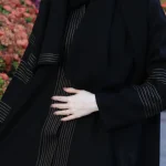 ⁦عباية اماراتي بخيوط مبتكره بلون بيج⁩ - الصورة ⁦3⁩