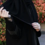 ⁦عباية اماراتي بخيوط مبتكره بلون بيج⁩ - الصورة ⁦4⁩