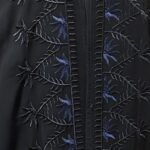 ⁦عبايه كتف مزينة من امام باسلوب مبتكره⁩ - الصورة ⁦4⁩