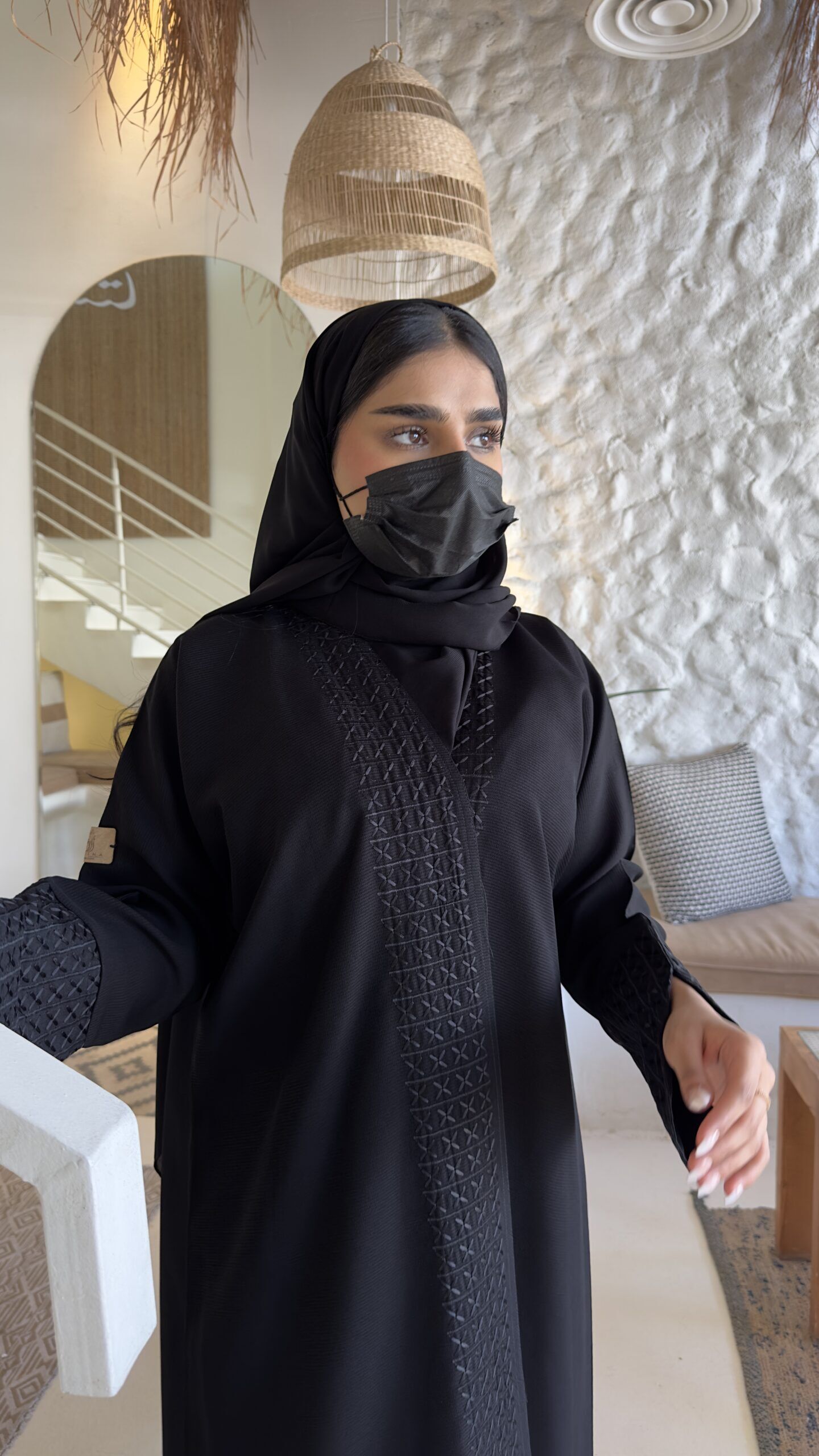 IMG_E0734 عبايه بشك مخفى من امام و اكمام على شكل x - الصورة 1