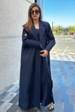 ⁦عباية كحلي بليزر مندمجة بطبقة داخلية⁩ - الصورة ⁦2⁩