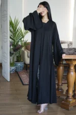 ⁦عبايه كلوش بقيطان و كسر بشكل مميز فى العبايه⁩ - الصورة ⁦3⁩