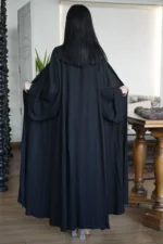 ⁦عبايه كلوش بقيطان و كسر بشكل مميز فى العبايه⁩ - الصورة ⁦7⁩