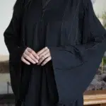 عبايه كلوش بقيطان و كسر بشكل مميز فى العبايه