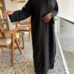 ⁦عبايه كتف بتطريز مميز من اسفل العبايه⁩ - الصورة ⁦3⁩