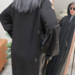 ⁦عبايه كريب ملكي بشك اسود و قيطان⁩ - الصورة ⁦2⁩