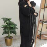 ⁦عبايه كريب ملكي بشك اسود و قيطان⁩ - الصورة ⁦8⁩