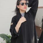 ⁦عبايه كريب ملكي بشك اسود و قيطان⁩ - الصورة ⁦10⁩