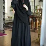 ⁦عبايه كلوش محددة باسود⁩ - الصورة ⁦4⁩