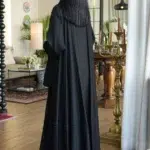 ⁦عبايه كلوش محددة باسود⁩ - الصورة ⁦7⁩