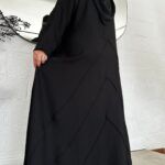 ⁦عبايه كلوش كلاسيك مزينة بدقات زري⁩ - الصورة ⁦5⁩