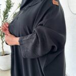 ⁦عباية كلاسيك نص بشت بتطريز اسود امامى⁩ - الصورة ⁦5⁩