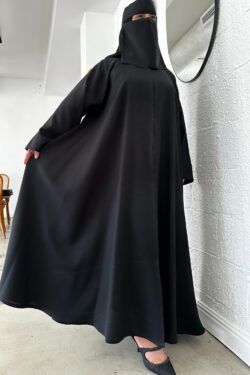 عبايه كلوش ساده منسوجة