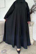 عبايه كلوش ساده بخيوط اسود مخفي