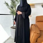 ⁦عبايه مصممه بكريب تناسب جميع طلعاتك⁩ - الصورة ⁦2⁩