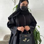 ⁦عبايه لف بخياطه يد مخفى من اكتاف وامام مميزه وكلاسيك⁩ - الصورة ⁦7⁩