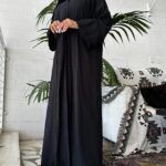 ⁦عبايه كريب اسود لف بشريط مميز⁩ - الصورة ⁦2⁩