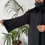 ⁦عبايه كريب اسود لف بشريط مميز⁩ - الصورة ⁦8⁩