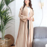 ⁦عباية بيج بكسرات بليسه ملونه⁩ - الصورة ⁦8⁩