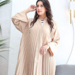 ⁦عباية بيج بكسرات بليسه ملونه⁩ - الصورة ⁦4⁩