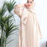 ⁦عباية بيج بكسرات بليسه ملونه⁩ - الصورة ⁦5⁩