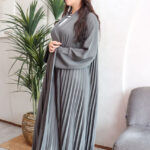 ⁦عباية رمادي بكسرات بليسه ملونه⁩ - الصورة ⁦5⁩