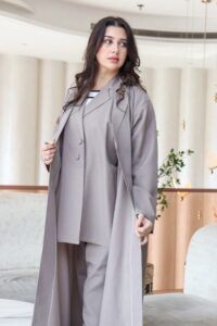 عبايات ثلاث قطع