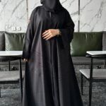 عبايه كلوش بقيطان محدد من اسفل