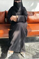 ⁦عبايه راقي كلوش مودل شك في اكتاف  و امام⁩ - الصورة ⁦3⁩