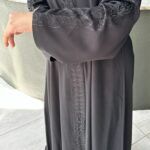 ⁦عبايه راقي كلوش مودل شك في اكتاف  و امام⁩ - الصورة ⁦7⁩