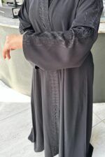 ⁦عبايه راقي كلوش مودل شك في اكتاف  و امام⁩ - الصورة ⁦7⁩