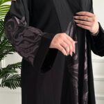 ⁦عبايه كتف مرسومه من اكمام و خلف بلون نحاسي⁩ - الصورة ⁦5⁩