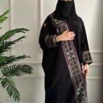 ⁦عباية سدو نص بشت بشريط مطرزه ملونه من الأمام والأكمام⁩ - الصورة ⁦6⁩