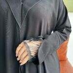 ⁦عبايه كتف كلوش بكم دنتيل⁩ - الصورة ⁦3⁩