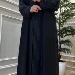 ⁦عبايه كتف مزينه بقيطان من امام و كم⁩ - الصورة ⁦3⁩