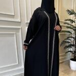 ⁦عباية كتف بتطريز على شكل سهم بخيوط مخفى بلون ابيض⁩ - الصورة ⁦6⁩