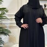 ⁦عباية كتف بتطريز خيوط على شكل سهم مخفى بلون اسود⁩ - الصورة ⁦7⁩