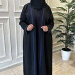 ⁦عباية كتف بتطريز خيوط مخفى بلون الكحلي⁩ - الصورة ⁦2⁩