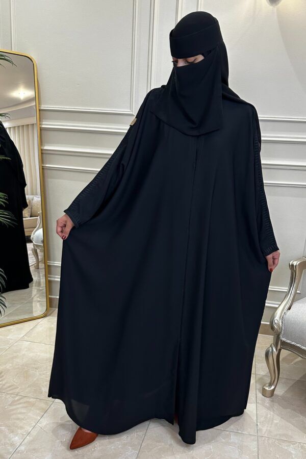 ⁦عبايه نص بشت بتطريز على اكتاف⁩ - الصورة ⁦6⁩