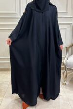 ⁦عبايه نص بشت بتطريز على اكتاف⁩ - الصورة ⁦5⁩