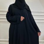 ⁦عبايه كتف مزينه بتطرير ارى اسود من امام⁩ - الصورة ⁦5⁩